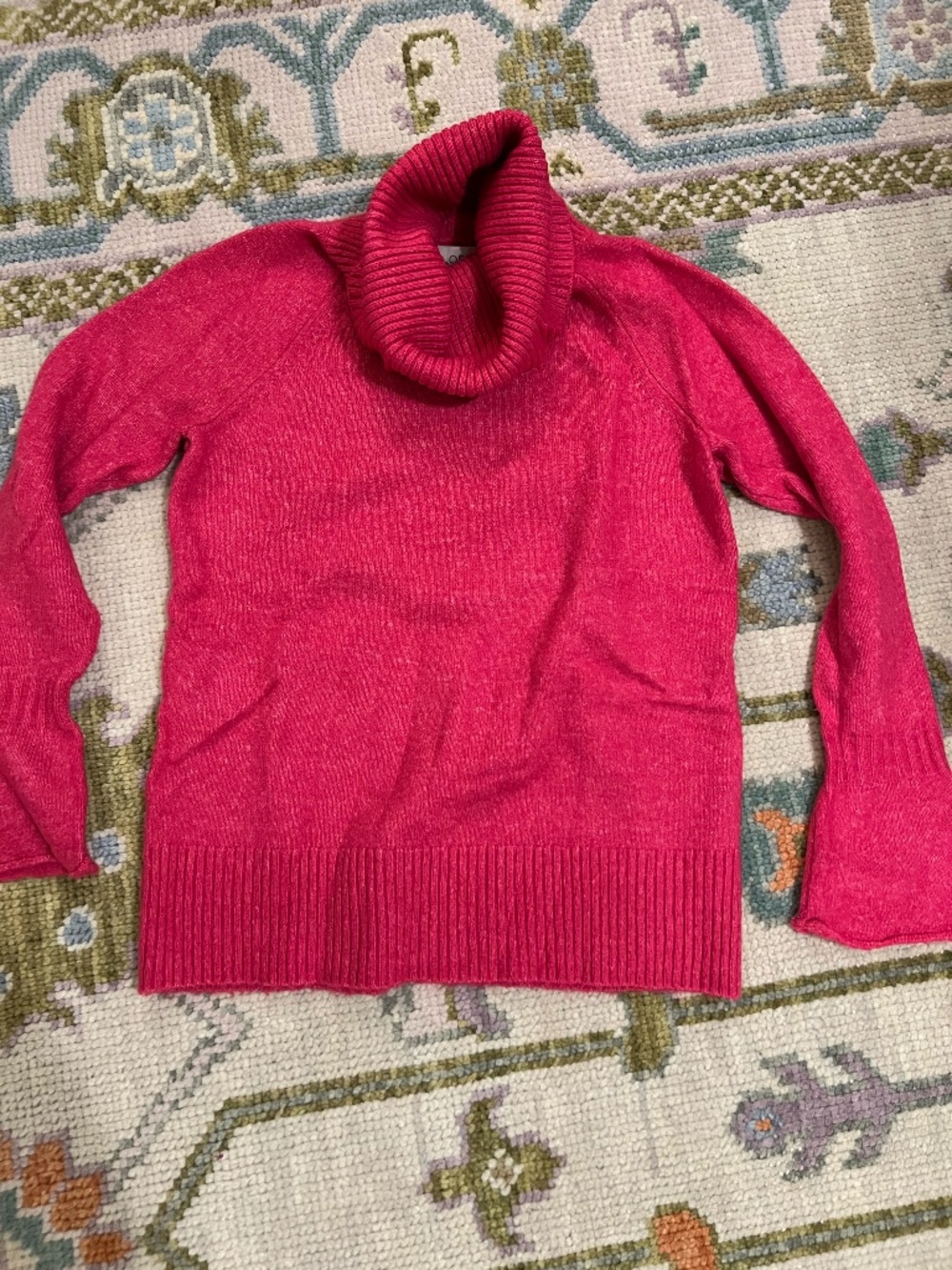 crowl neck sweater